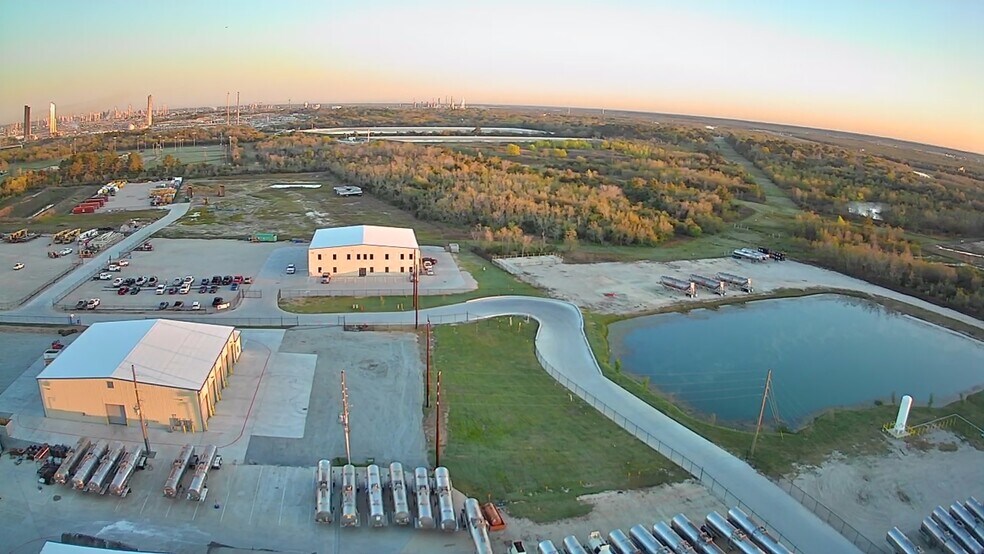More Photos Of 11603 I-10 Frontage, Baytown Land For Lease