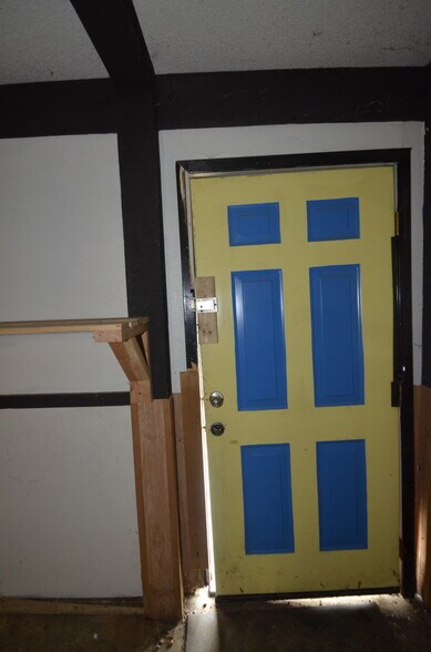 More Photos Of 31633 US-377 Hwy, Gordonville Light Distribution For Sale