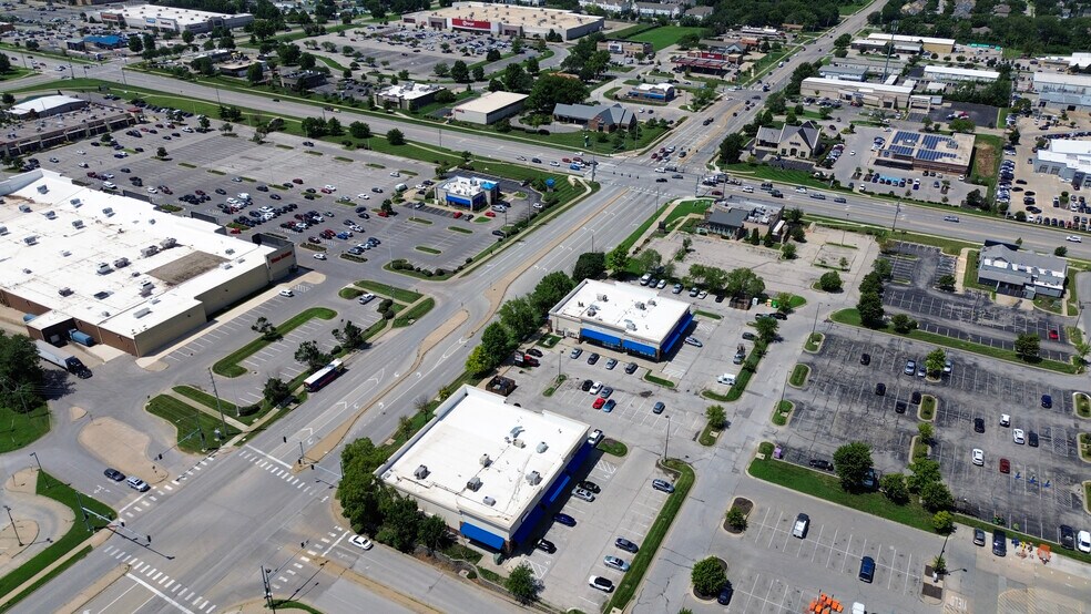 More Photos Of 1910-2040 W 31st St, Lawrence Unknown For Lease