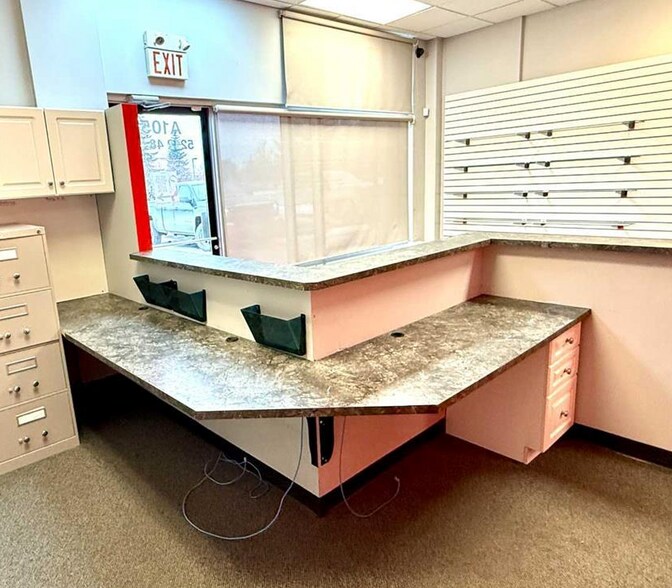 More Photos Of 5212 48 St, Red Deer Office For Lease