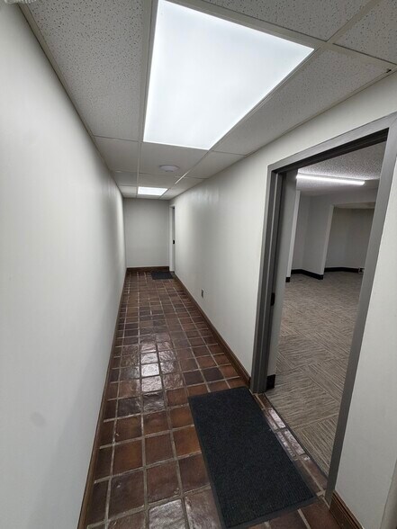 More Photos Of 3920 Congress Pkwy, Richfield Warehouse For Sale