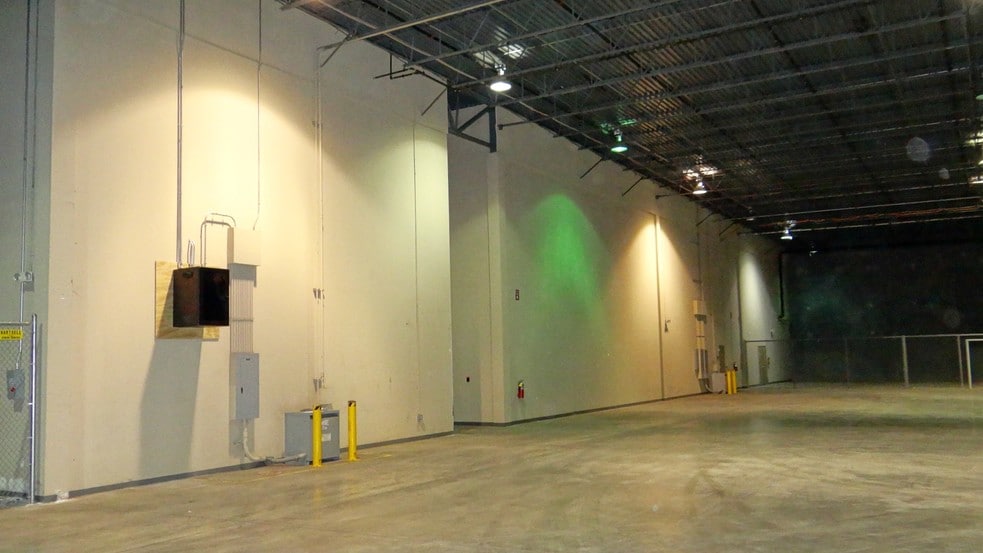More Photos Of 8610 Air Park West Dr, Charlotte Warehouse For Lease