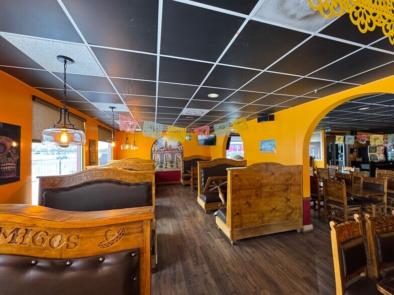 More Photos Of 2070 S Koeller St, Oshkosh Restaurant For Sale