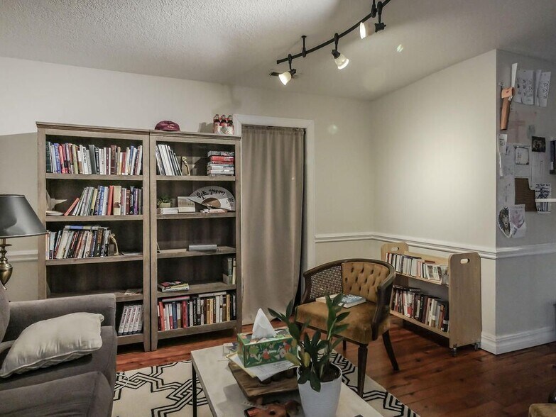 More Photos Of 203 W Washington Ave, Athens Freestanding For Sale