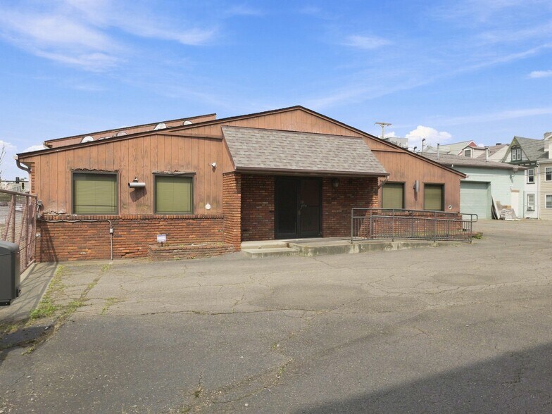 More Photos Of 2417 E Carson St, Pittsburgh Office For Sale