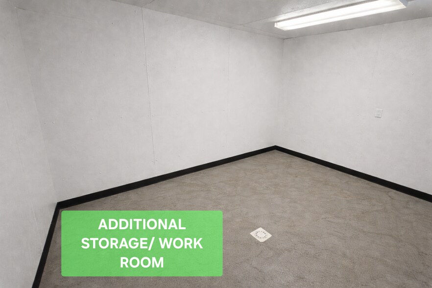 More Photos Of 21 Ranger Dr, Kittery Light Distribution For Sale