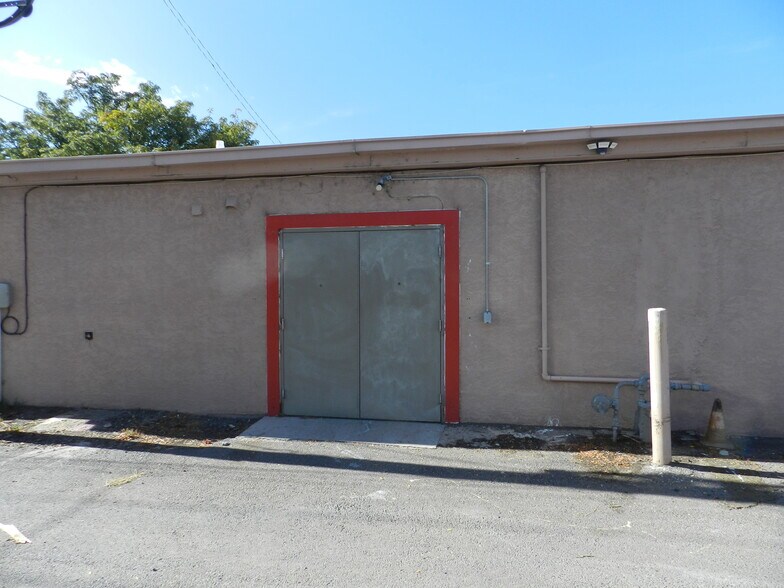 More Photos Of 202 E Main St, Montrose Storefront Retail Office For Lease