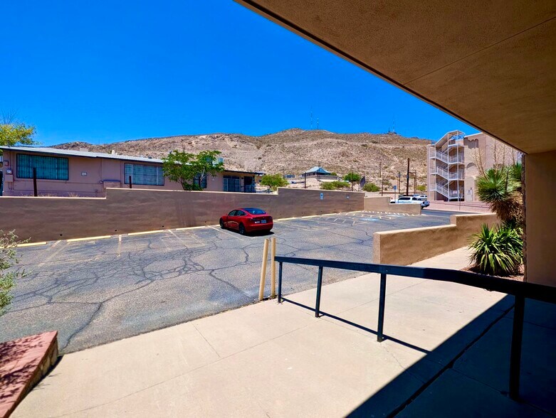 More Photos Of 2022 Murchison Dr, El Paso Medical For Sale