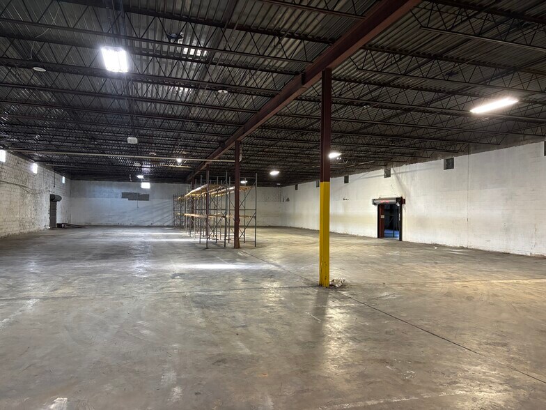 More Photos Of 203 Sulphur Springs Rd, Greenville Warehouse For Lease