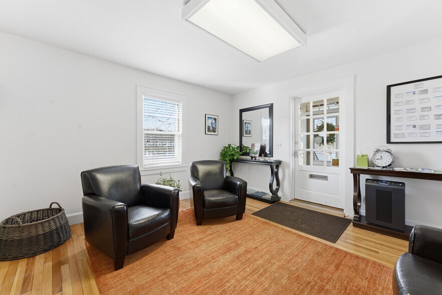 More Photos Of 190 University Dr, Amherst Office For Sale