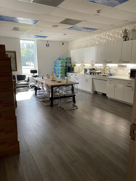 More Photos Of 10302 Mula Rd, Stafford Warehouse For Sale