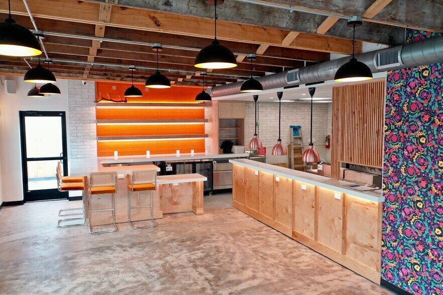 More Photos Of 1216 N Main St, Fort Worth Restaurant For Sale