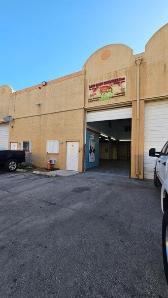 More Photos Of 1723-1745 W 37th St, Hialeah Showroom For Sale
