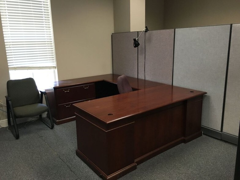 More Photos Of 4444 American Way, Baton Rouge Office For Sale