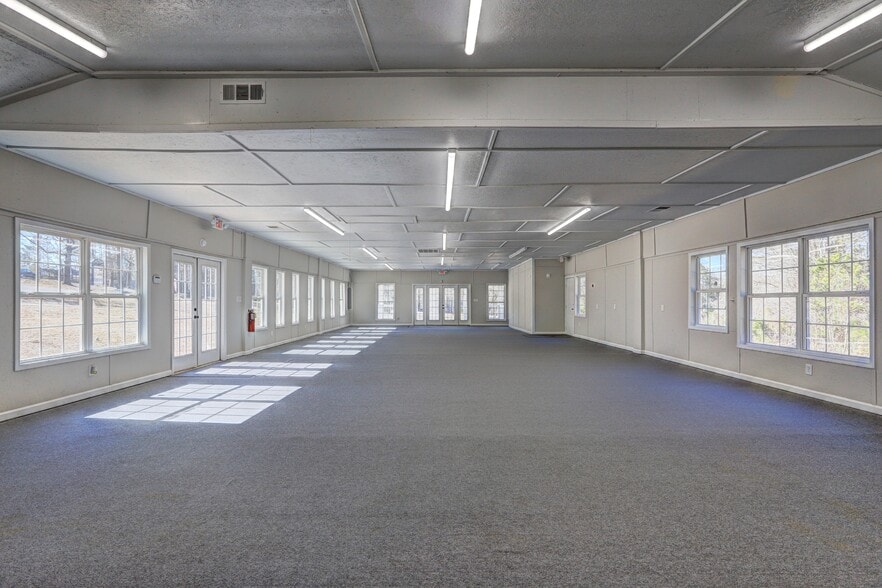 More Photos Of 3470 GA-42, McDonough Specialty For Sale