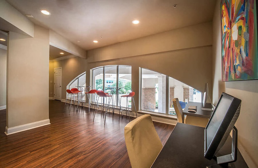 More Photos Of 301-409 N Walker Ave, Oklahoma City Apartments For Lease