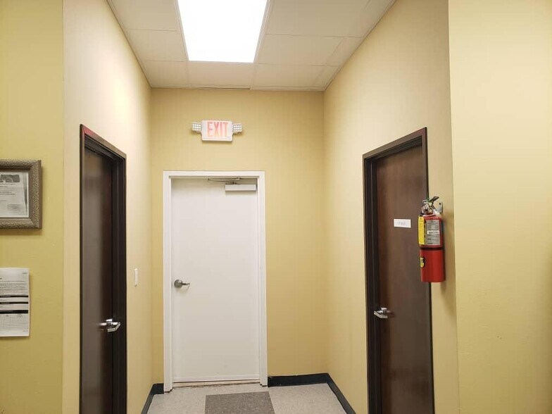 More Photos Of 6603 Langham Dr, Houston Religious Facility For Lease
