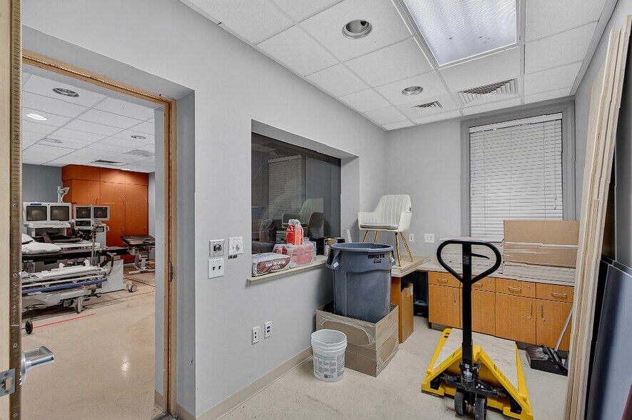 More Photos Of 1930 Charlie Hall Blvd, Charleston Medical For Lease
