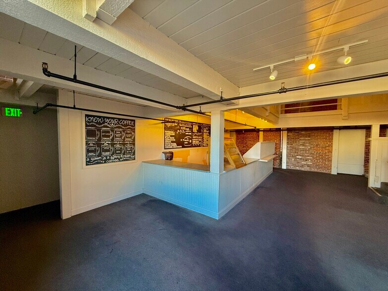 More Photos Of 1590 California St, Redding Apartments For Lease