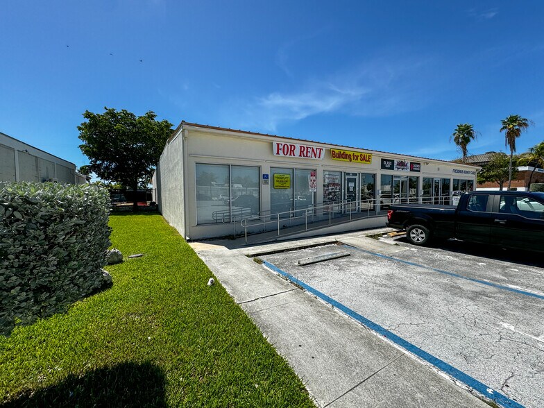 More Photos Of 3216 Flagler Ave, Key West Storefront Retail Office For Lease
