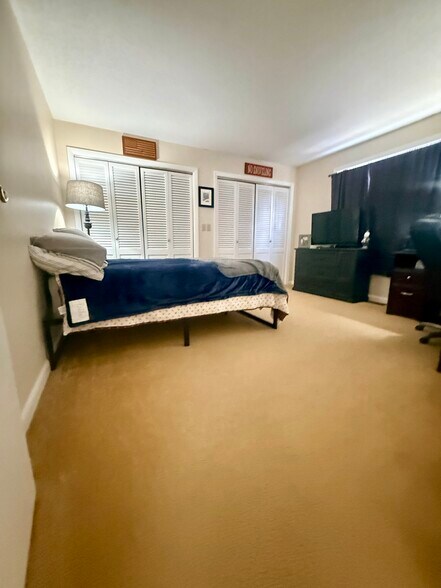 More Photos Of 1557 1st New Hampshire Tpke, Northwood Storefront Retail Residential For Sale