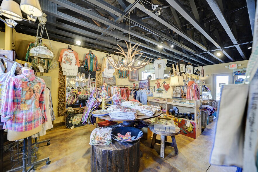 More Photos Of 6195 E Cave Creek Rd, Cave Creek Storefront Retail Office For Sale