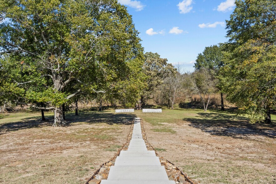 More Photos Of 9016 Private Road 2329, Terrell Lodge Meeting Hall For Sale