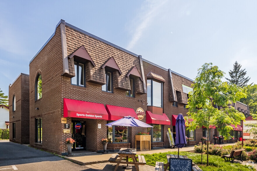 More Photos Of 482-484 Boul Beaconsfield, Beaconsfield Storefront Retail Office For Lease