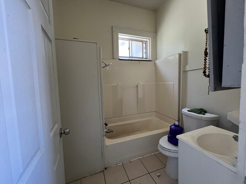 More Photos Of 931-941 N Madison St, Stockton Apartments For Sale