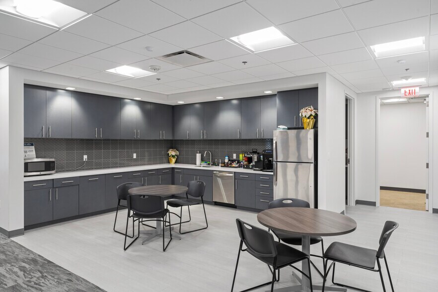 More Photos Of 8455 Colesville Rd, Silver Spring Office For Lease