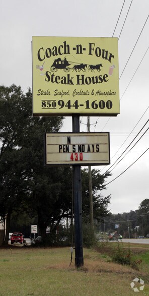 More Photos Of 7445 Pine Forest Rd, Pensacola Restaurant For Sale