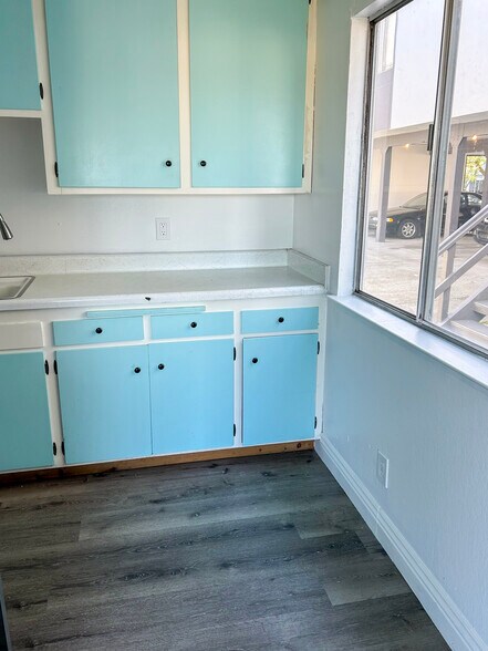 More Photos Of 448 Tewksbury Ave, Richmond Apartments For Sale