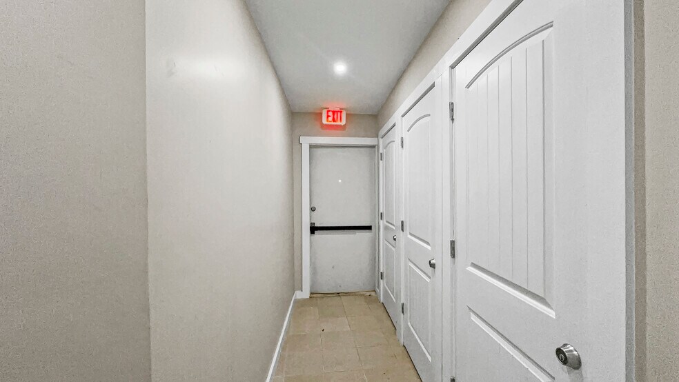 More Photos Of 300 S Cedar St, Crockett Apartments For Sale