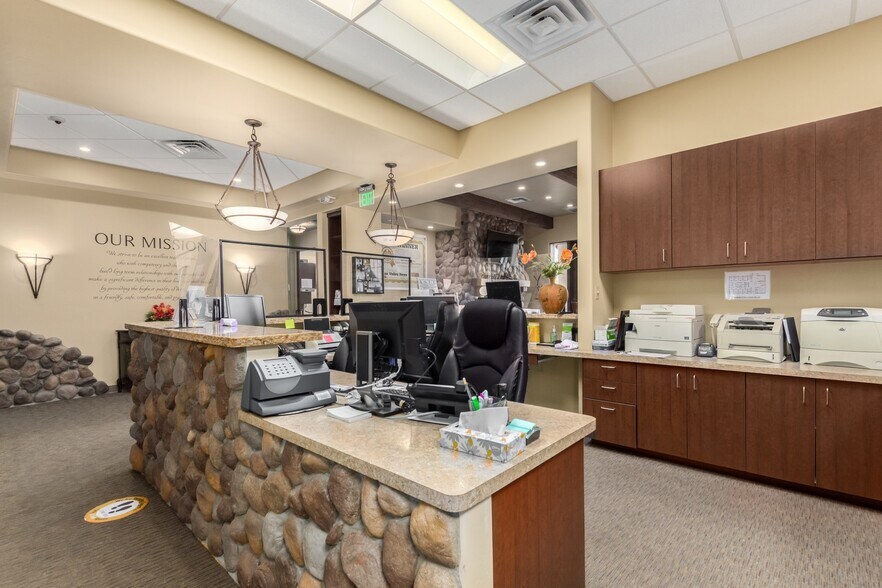 More Photos Of 261 W Duval Rd, Green Valley Medical For Sale