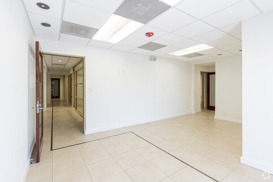 More Photos Of 425 N Federal Hwy, Hallandale Beach Medical For Lease