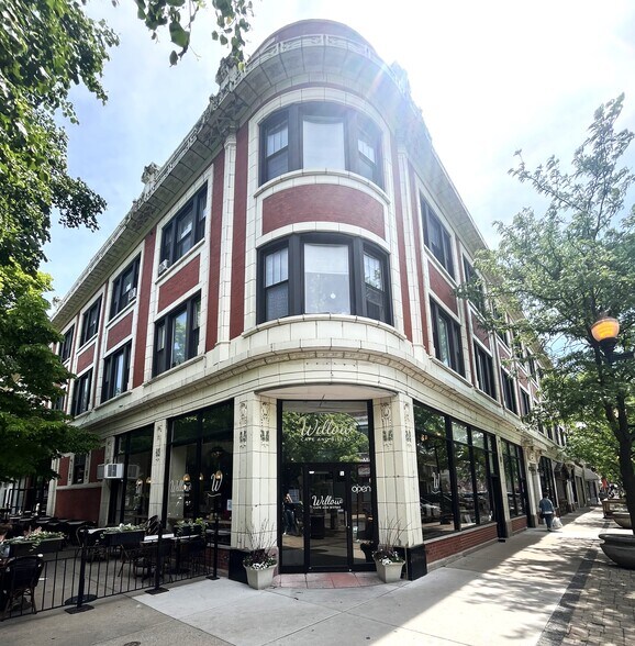 More Photos Of 4717-4729 N Lincoln Ave, Chicago Apartments For Lease