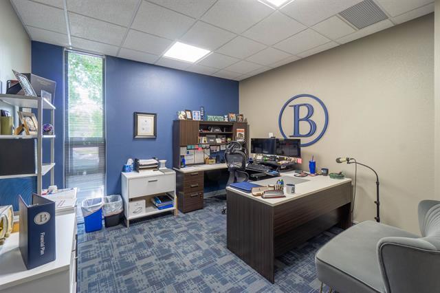 More Photos Of 1818 Grand Ave, Wausau Office For Sale