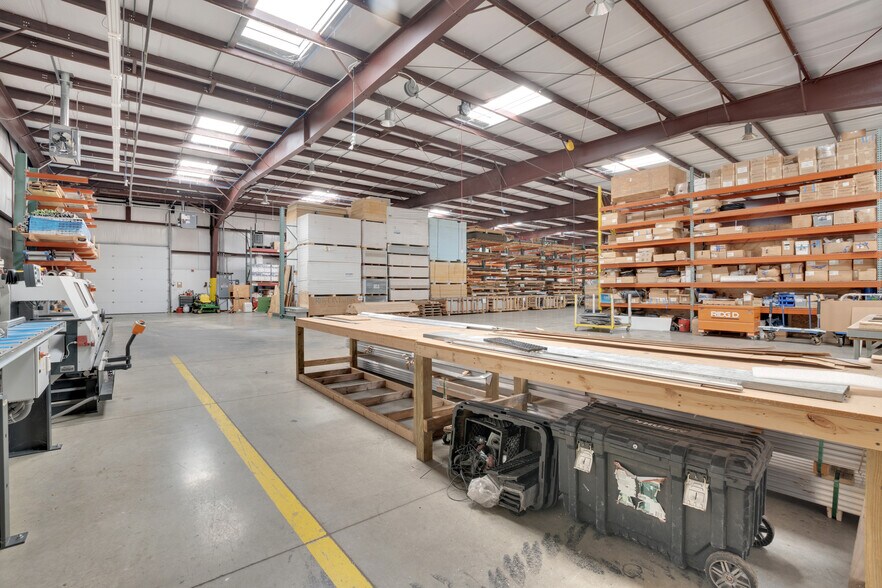 More Photos Of 1326 Progress Dr, Front Royal Flex For Sale