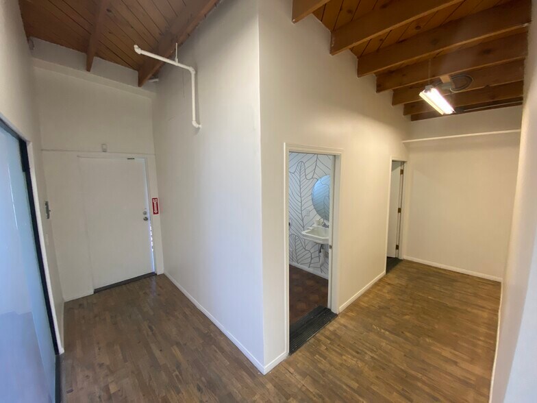 More Photos Of 8469-8473 Melrose Ave, West Hollywood Storefront For Lease
