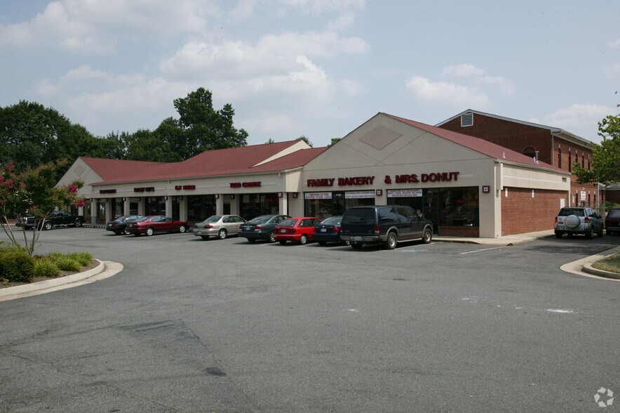 More Photos Of 8723 Richmond Hwy, Alexandria Unknown For Lease