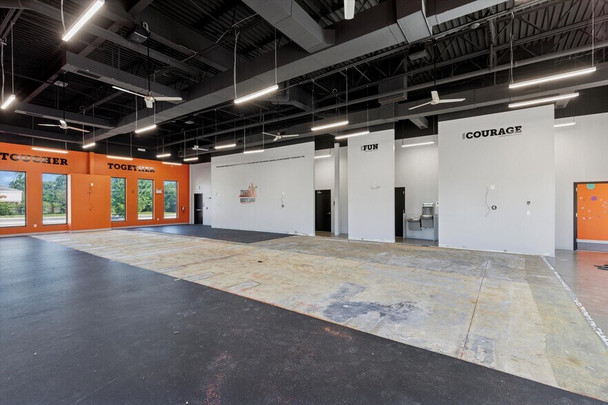 More Photos Of 950 Dekalb Pike, Blue Bell General Retail For Sale