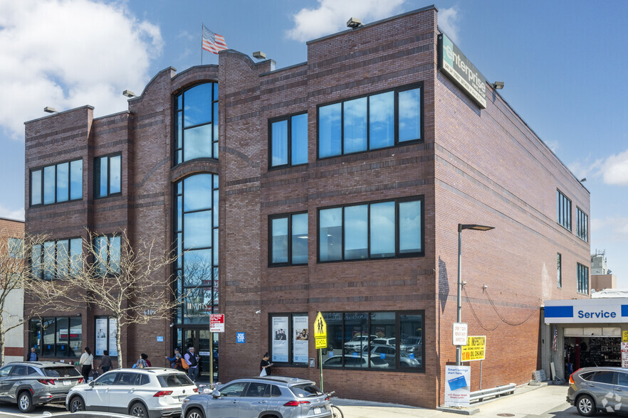 Primary Photo Of 6405 7th Ave, Brooklyn Office For Lease