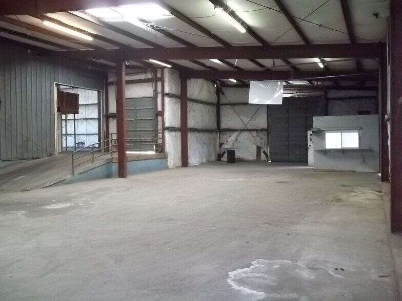 More Photos Of 9151 Liberia Ave, Manassas Warehouse For Lease