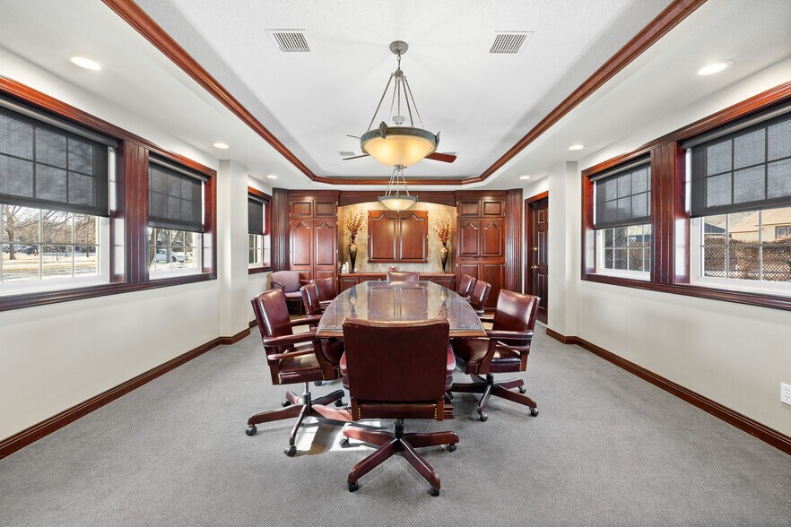 More Photos Of 601 West Blvd, Rapid City Office For Lease