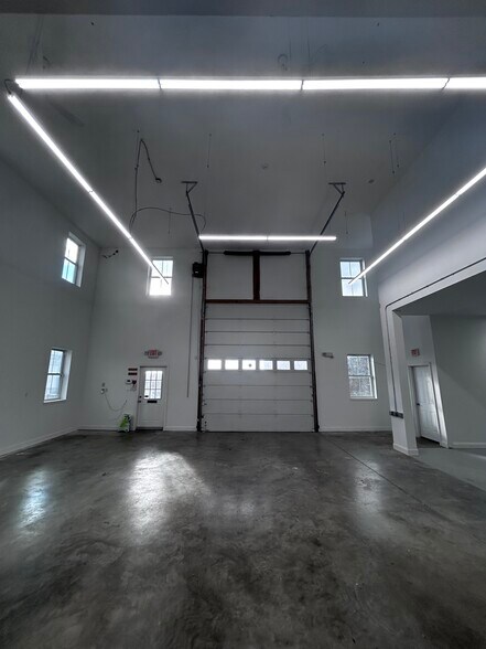 More Photos Of 6008 Fair Oaks Dr, Frederick Flex For Lease