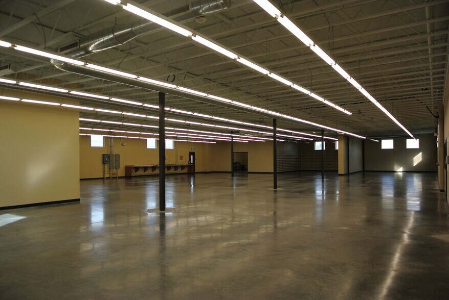 More Photos Of 3875 N Schreiber Way, Coeur d'Alene Warehouse For Lease