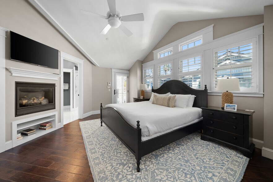 More Photos Of 74 San Francisco St, Avila Beach Flex For Sale