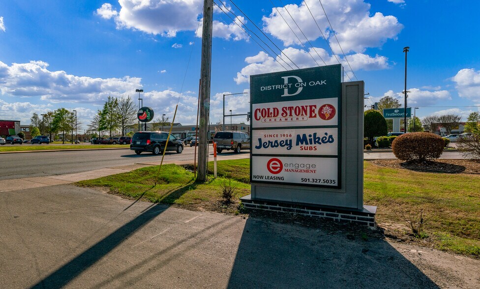 More Photos Of 1120 E Oak St, Conway Restaurant For Lease
