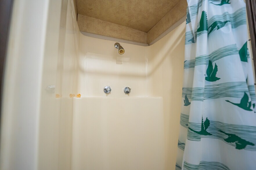 More Photos Of 7050 US Highway 87, San Antonio Freestanding For Sale
