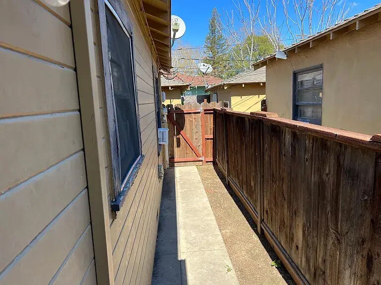 More Photos Of 301 E Morris Ave, Modesto Apartments For Sale